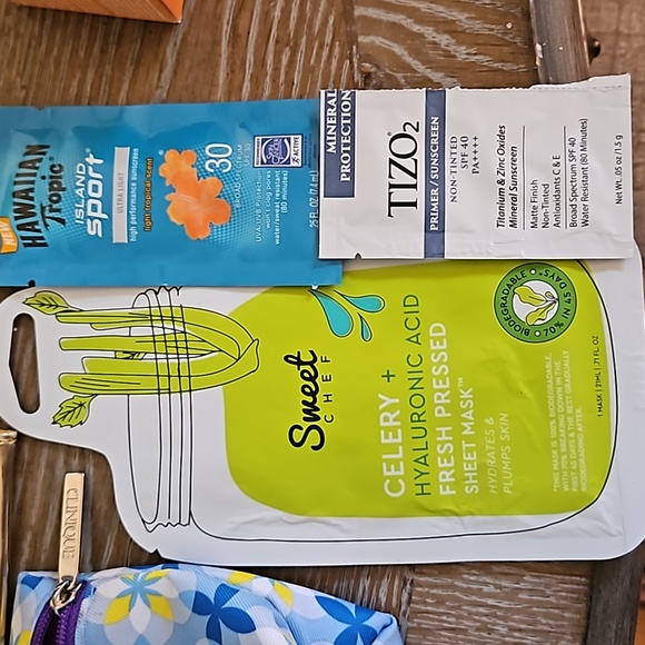 Travel kit - Picture 5 of 6